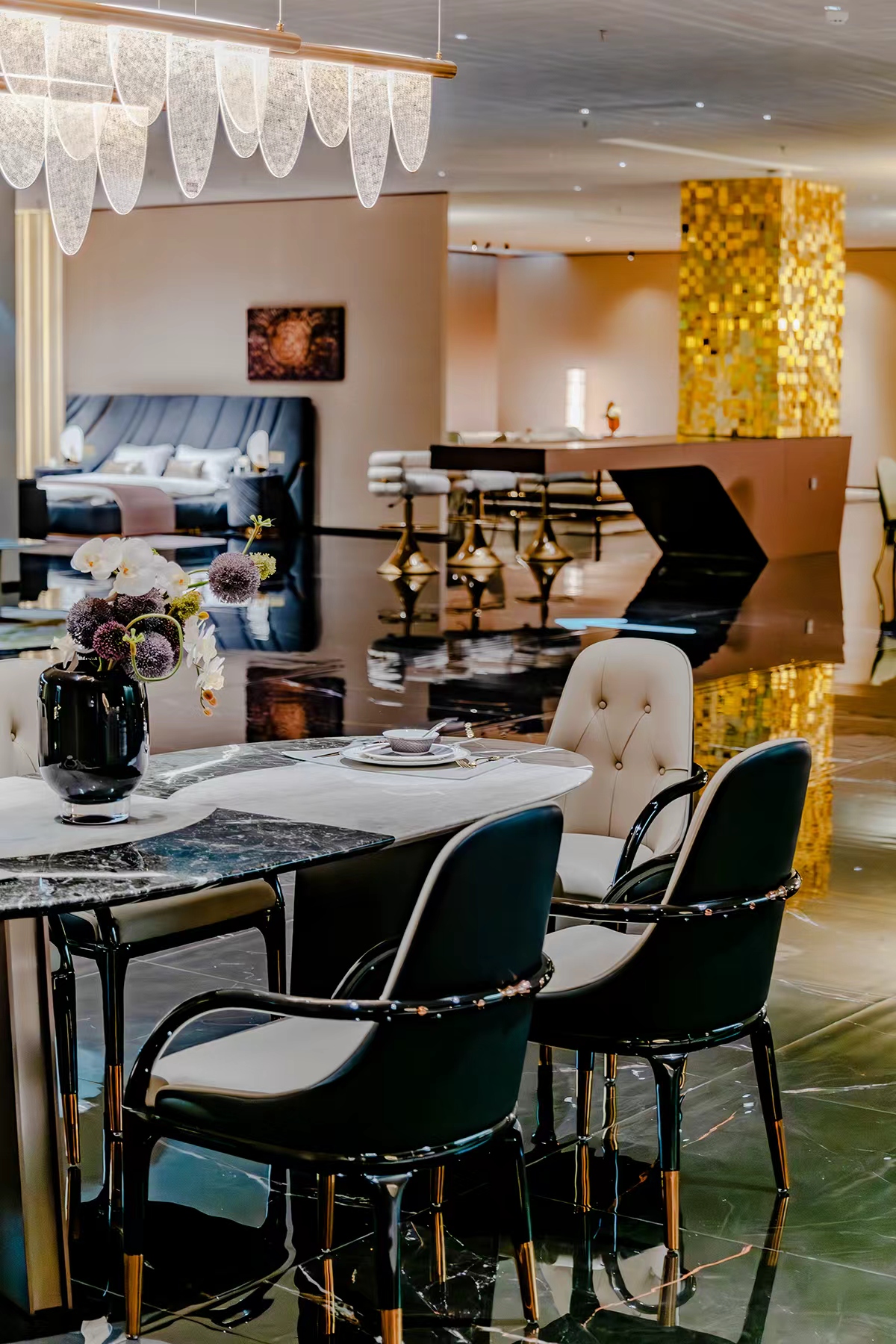 Dining collection
