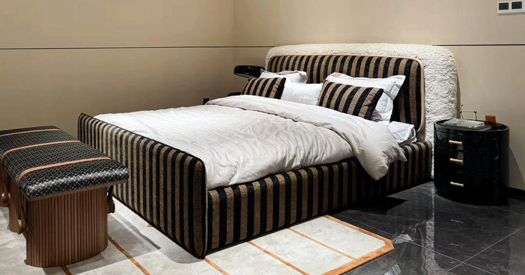 FD10-17 King-Size Striped Velvet Upholstered Bed