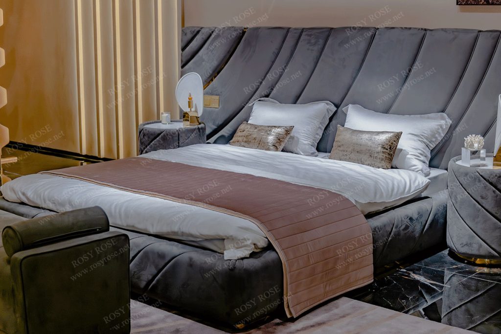 Duchessa Seven-Star Velvet Master Bed