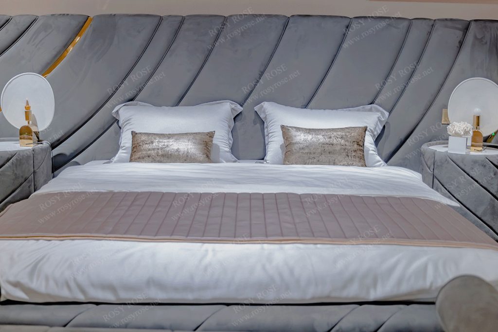 Duchessa Seven-Star Velvet Master Bed
