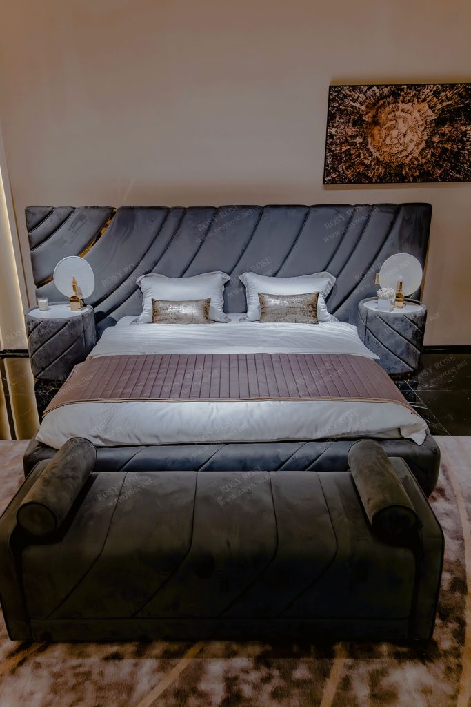Duchessa Seven-Star Velvet Master Bed