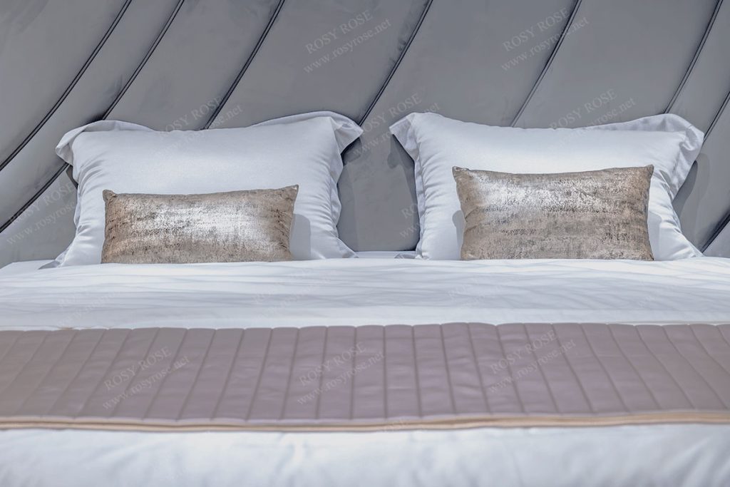 Duchessa Seven-Star Velvet Master Bed
