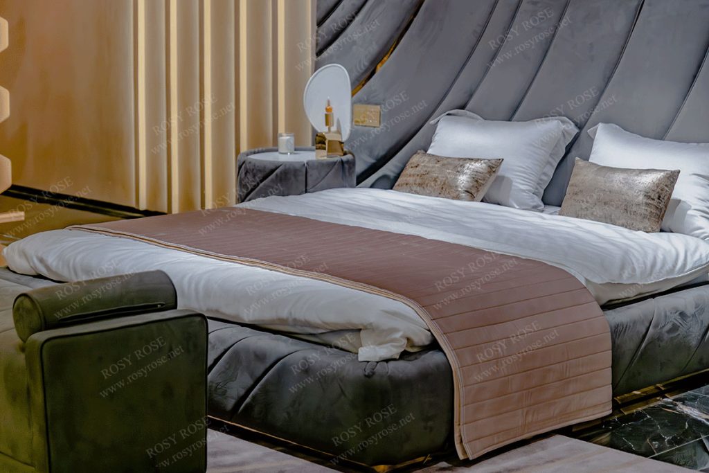 Duchessa Seven-Star Velvet Master Bed